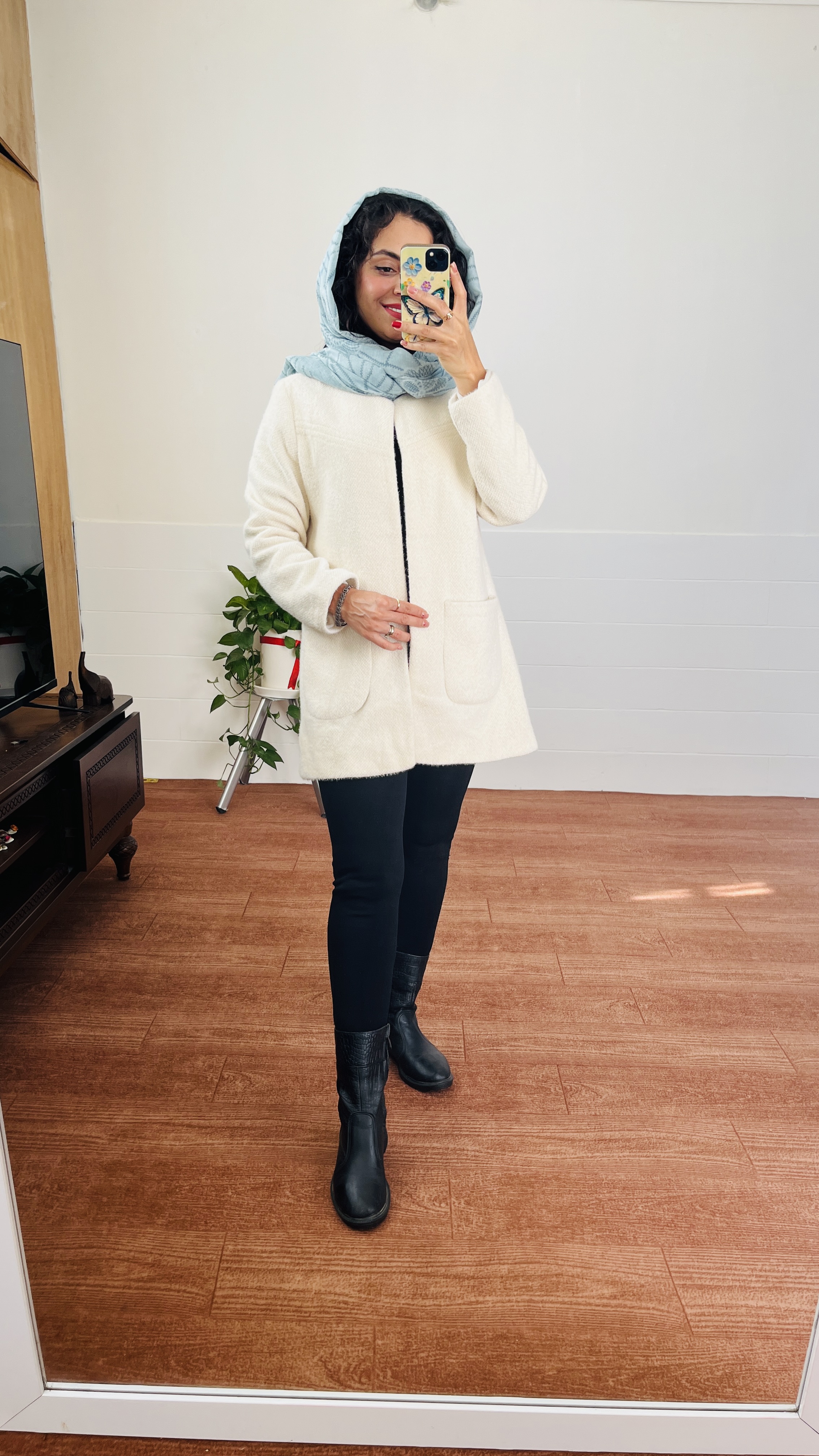 رنگ استخونی