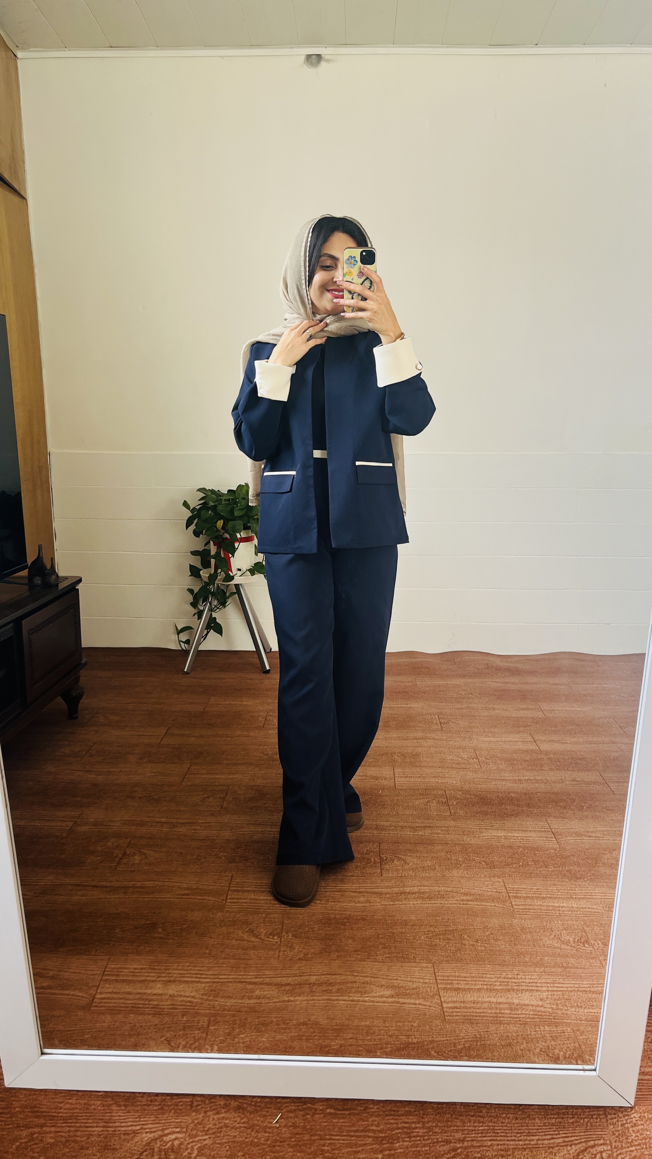 رنگ سورمه ای